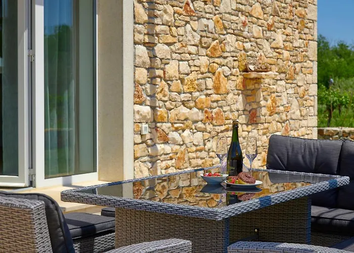 Relax House Surrounded By Olives And Vineyard