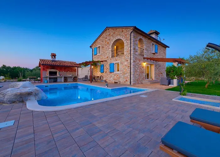 Relax House Surrounded By Olives And Vineyard